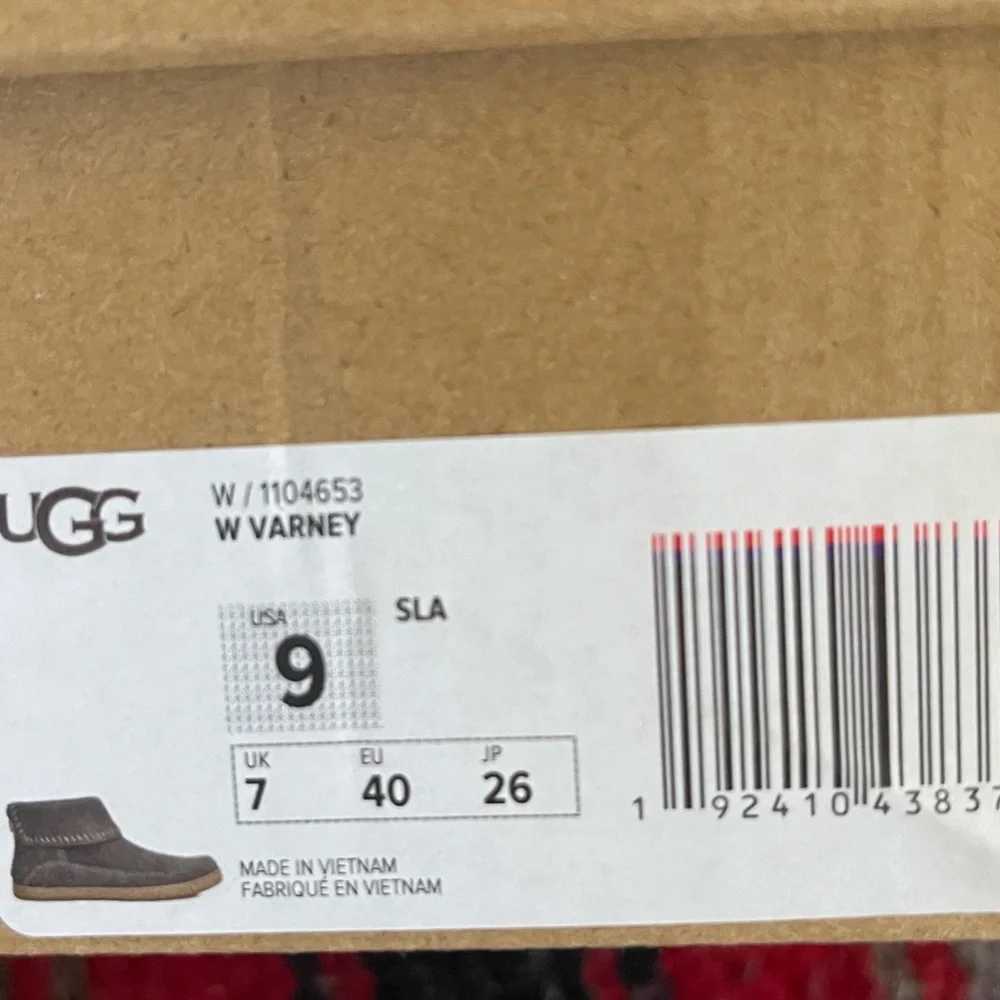 UGG Women’s Taupe Suede Boots - Picture 9 of 9